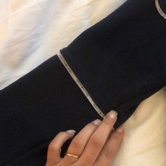 Tommy Hilfiger cropped sweater - Picture 2 of 2